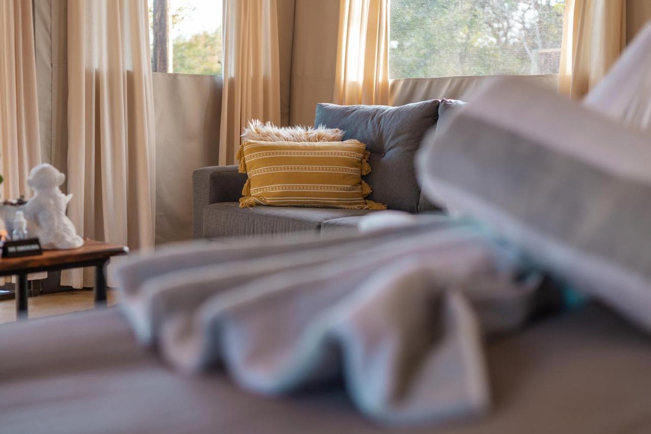 Umkumbe Bush Lodge - Luxury Tented Camp 사비샌드 외부 사진
