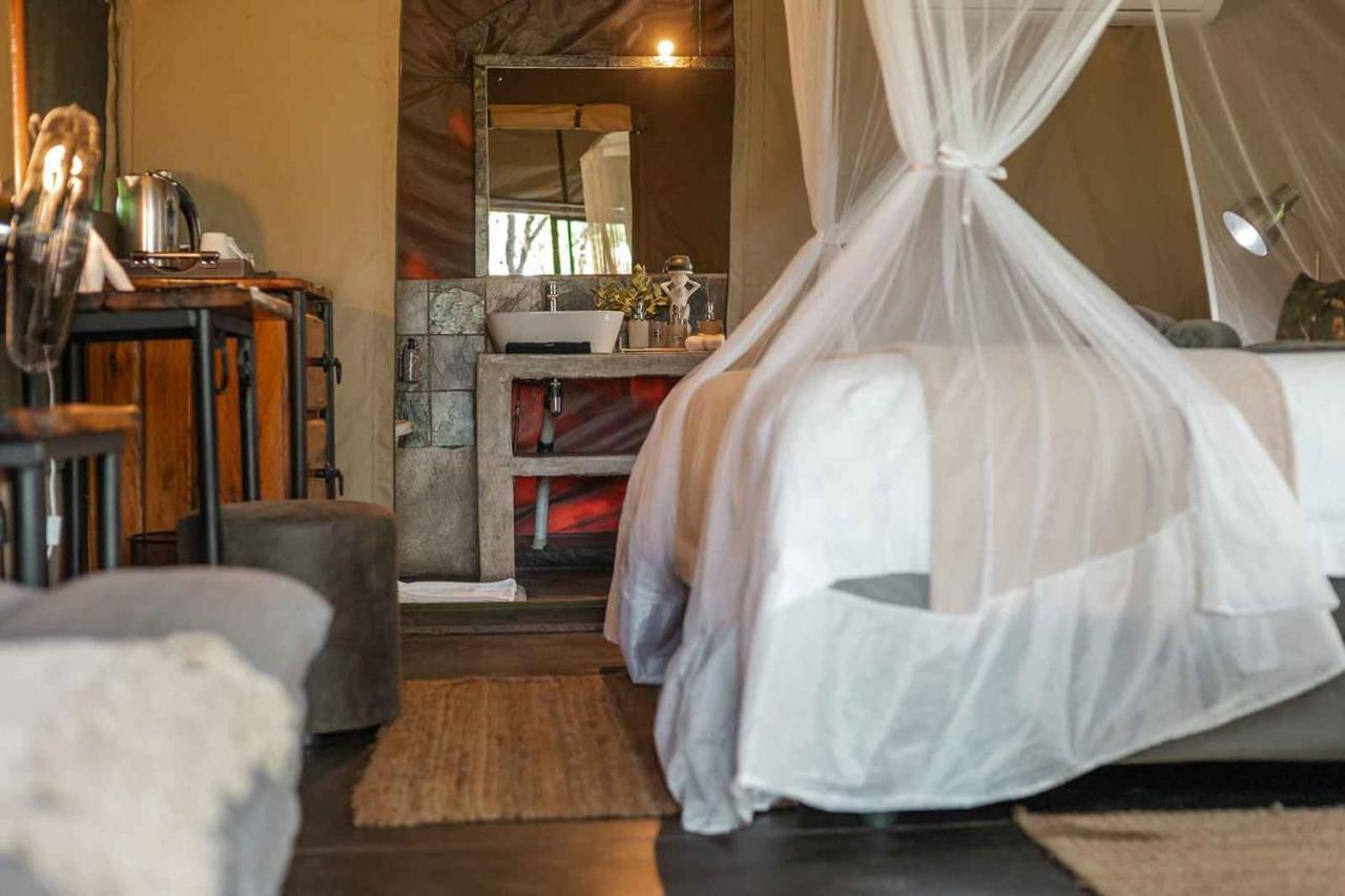 Umkumbe Bush Lodge - Luxury Tented Camp 사비샌드 외부 사진