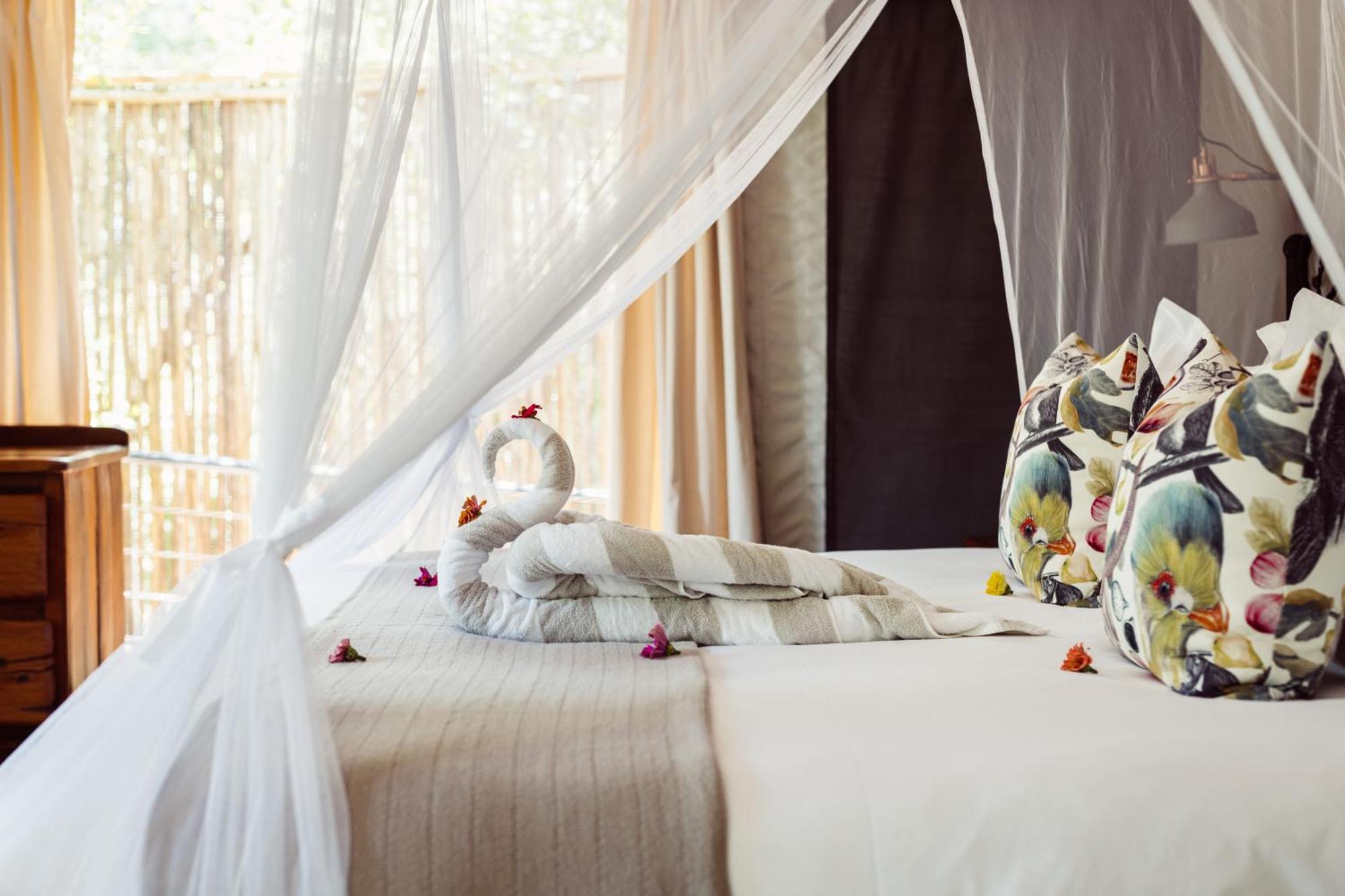 Umkumbe Bush Lodge - Luxury Tented Camp 사비샌드 외부 사진
